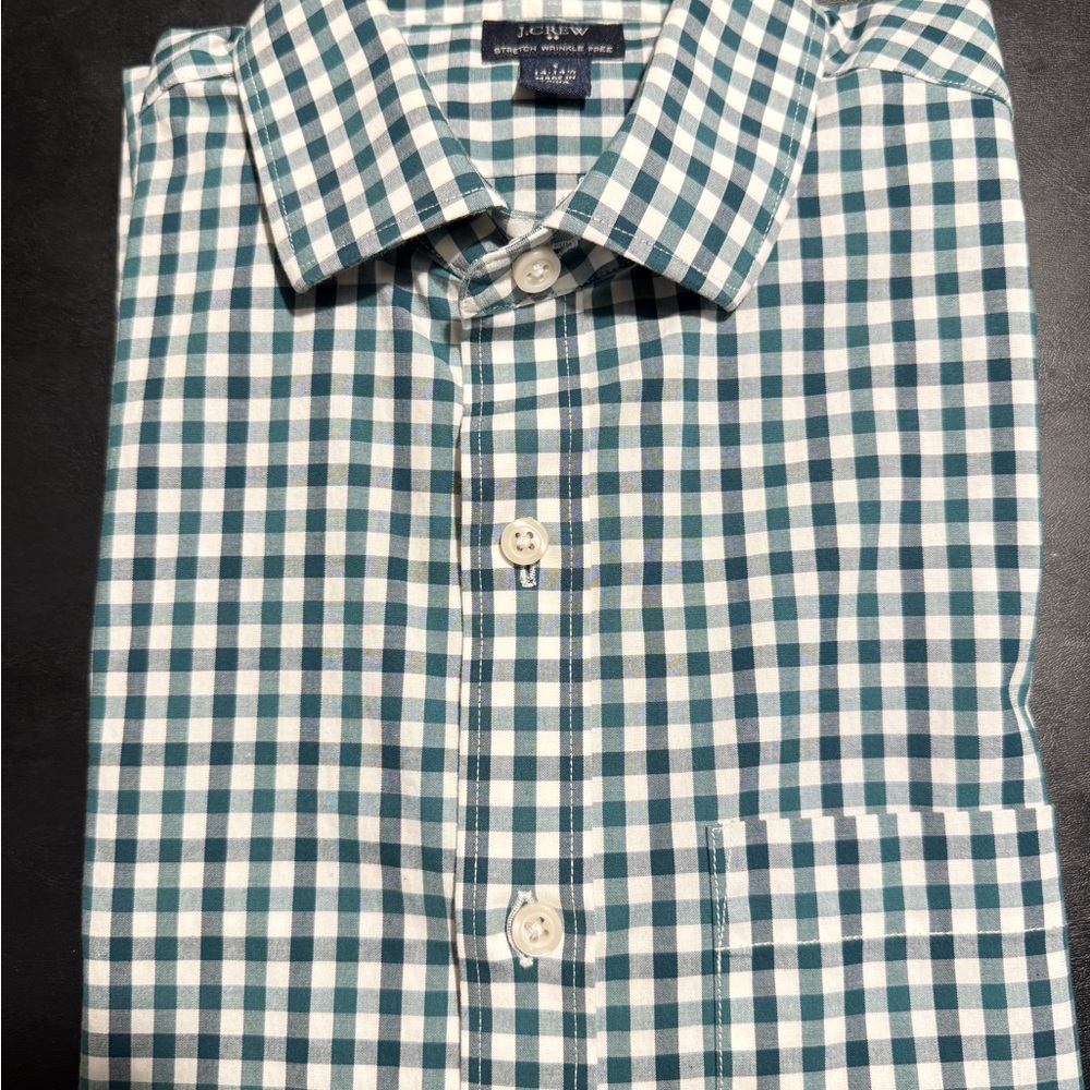 J. Crew Thompson stretch wrinkle free Green and White spread collar shirt.